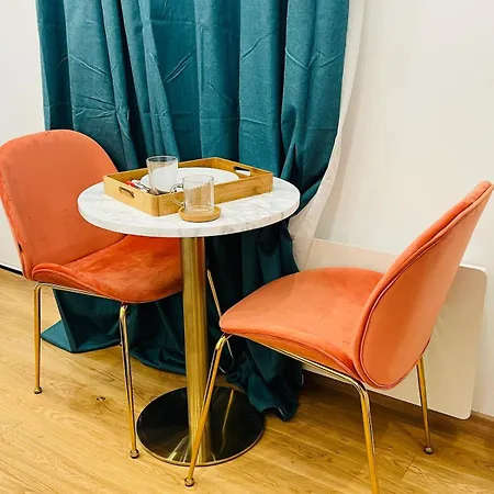 Chic Arc De Triomphe-champs Elysees Apartment