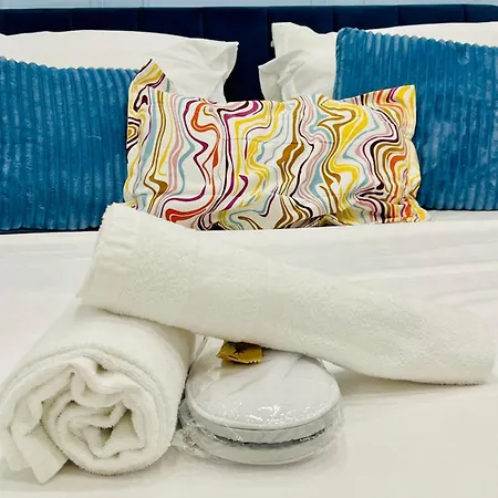 Chic Arc De Triomphe-champs Elysees Apartment *