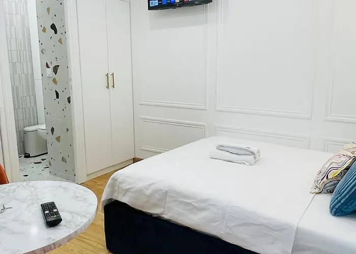 Apartment Chic Arc De Triomphe-champs Elysees Paris