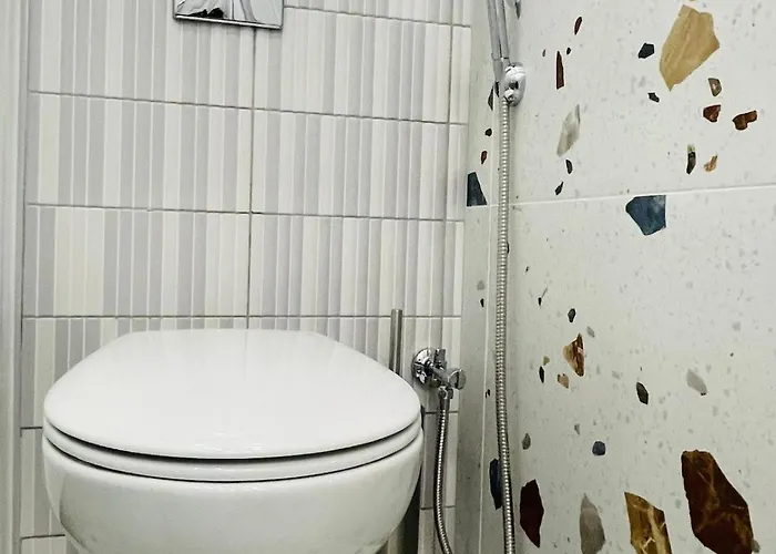 Chic Arc De Triomphe-champs Elysees Paris