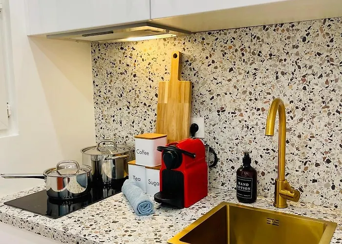 Chic Arc De Triomphe-champs Elysees Apartment Paris