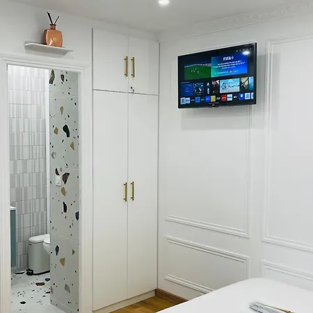 Chic Arc De Triomphe-champs Elysees *